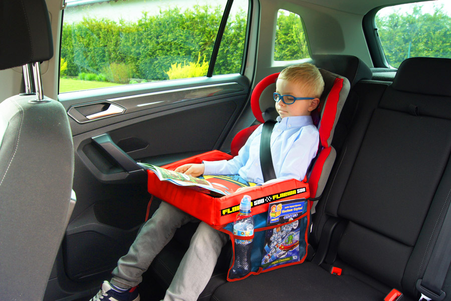 Stolik podróżny dziecięcy do samochodu na czas podróży.