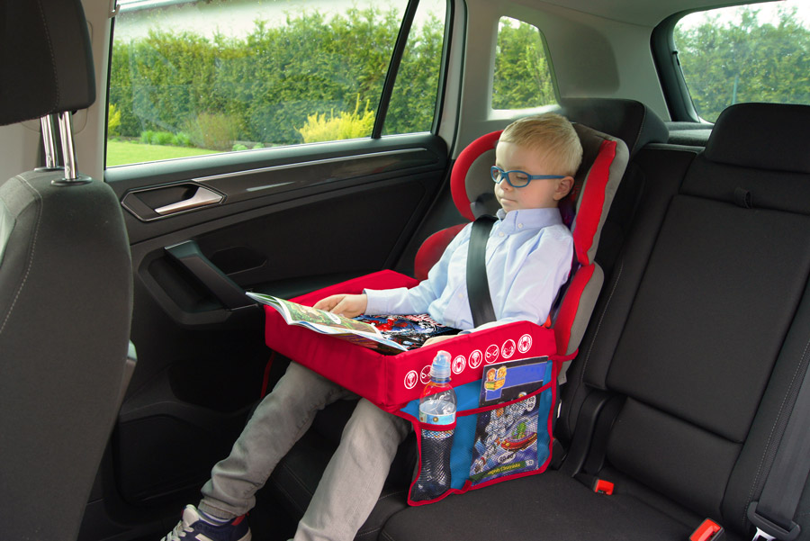 Stolik podróżny dziecięcy do samochodu na czas podróży.